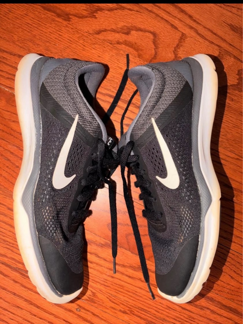 Nike Woman’s Black/Grey Running Sneakers
